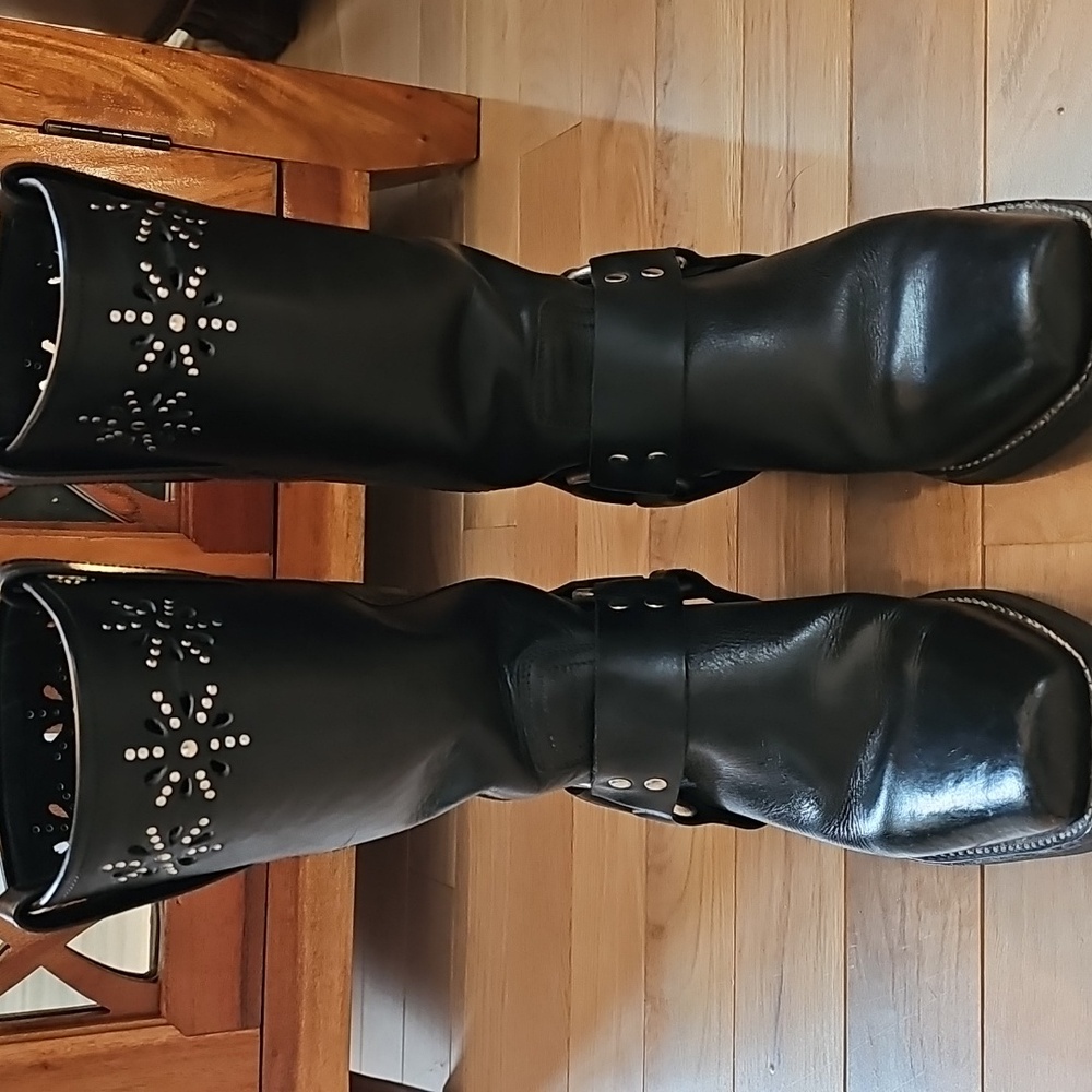 FRYE Black Leather Harnness Boots With Floral Embellishments Size 8M - Picture 11 of 16